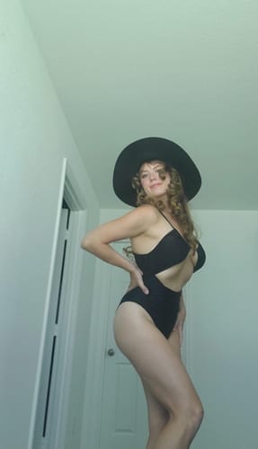 Customer photo review of Emoswim - Damen Badeanzug Cut-Out Bademode