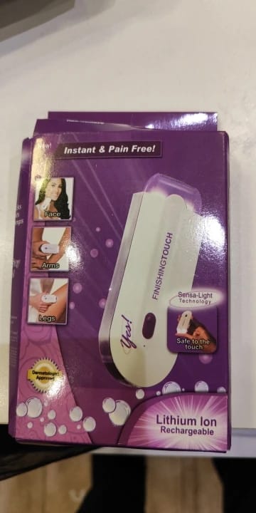 Customer photo review of Finishing Touch-EPILATORE ELETTRICO INDOLORE SENZA FILI CON TECNOLOGIA UV