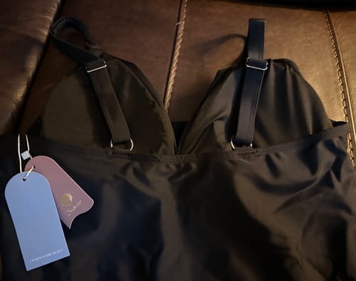 Customer photo review of Emoswim - Bauchweg Badeanzüge für Damen Schlankmachender Einteiler Bademode