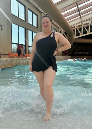 Customer photo review of Emoswim - One-Shoulder Badekleid für Damen Bauchweg Badeanzug mit Rock