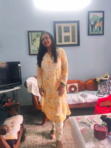 Customer photo review of Inayah Yellow & Pink Mulmul Long Kurta