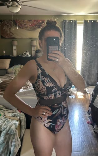 Customer photo review of Emoswim - Damen Große Größen Badeanzug V-Ausschnitt Transparentes Mesh Bauchweg Bademode