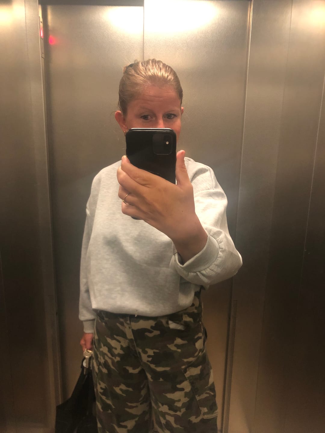 Customer photo review of PUFFY SWEATER - LIGHT GREY