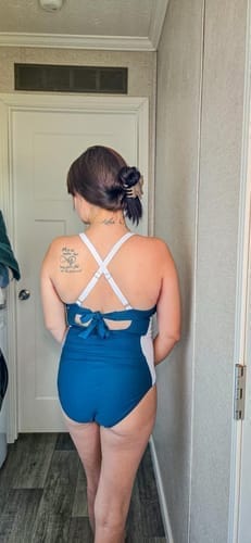 Customer photo review of Emoswim - Damen Badeanzug Bauchweg Bedeckende Große Größen Bademode Volle Abdeckung Retro Colorblock Badeanzug