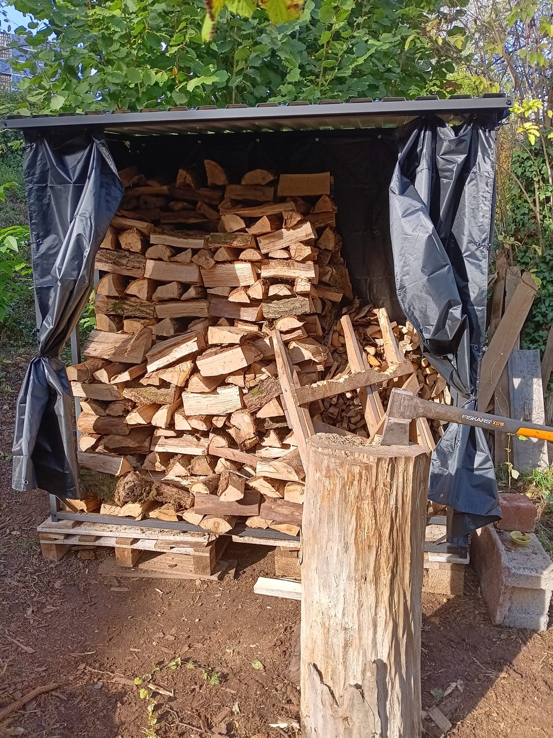 Customer photo review of Gartenzeit® Premium Kaminholzregal für den Außenbereich – 70 cm / 105 cm, extra stabil & wetterfest