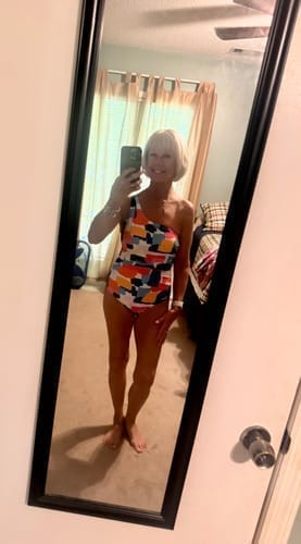 Customer photo review of Emoswim - One-Shoulder Badeanzug für Damen Bauchweg Bademode