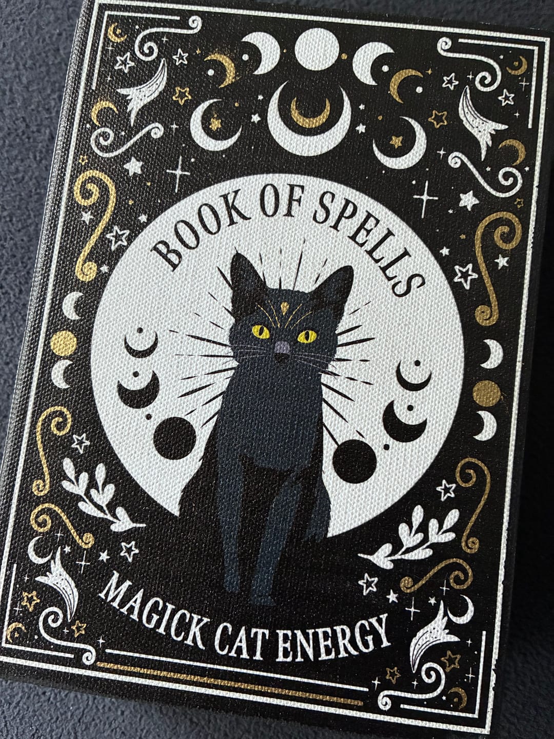 Customer photo review of Schwarze Katze Buch Aufbewahrungsbox – Book of Spells Buchbox