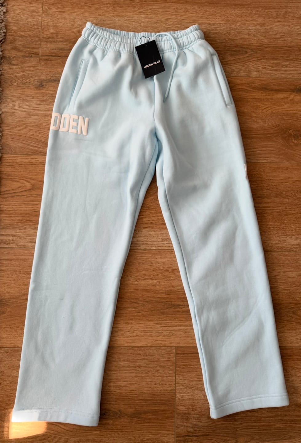 Customer photo review of GATED COMMUNITY STRAIGHT LEG SWEATPANTS LIGHT BLUE