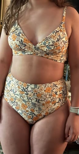 Customer photo review of Emoswim - V-Ausschnitt High Waist Bikini