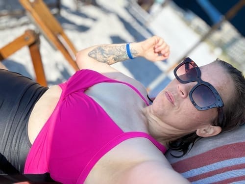 Customer photo review of Emoswim - Damen Badeanzüge Push-Up Bauchweg Bademode V-Ausschnitt Cut-Out Bedeckende Bademode