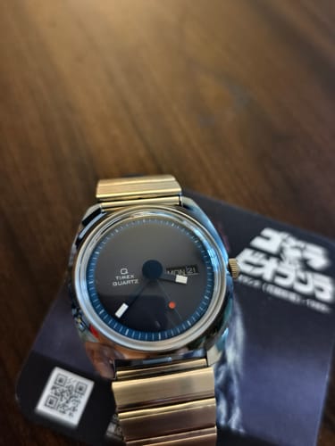 Customer photo review of Timex Q Unisex 37mm Quartz Watch TW2W59800