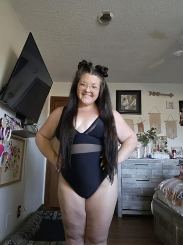 Customer photo review of Emoswim - Damen Große Größen Badeanzug V-Ausschnitt Transparentes Mesh Bauchweg Bademode