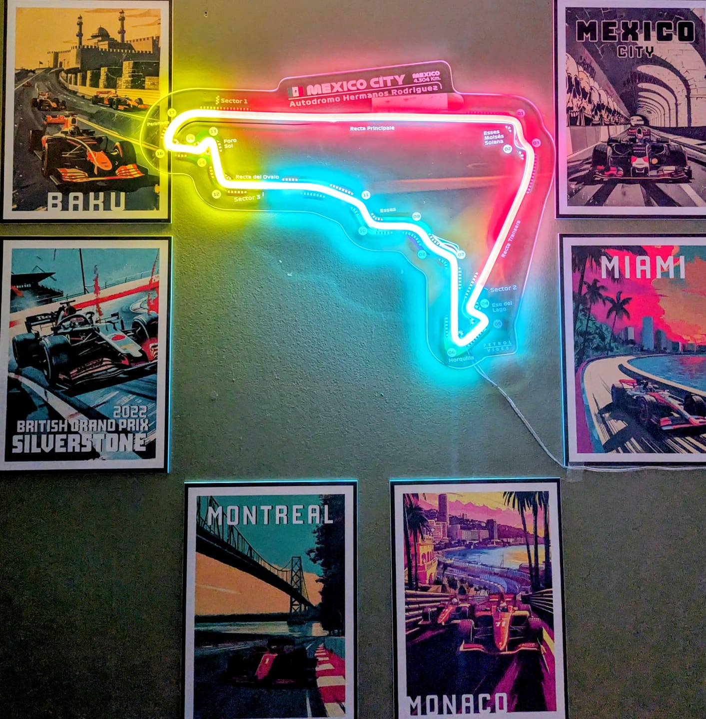 Customer photo review of Autodromo Hermanos Rodriguez Neon Race Track
