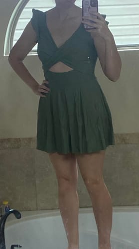 Customer photo review of Emoswim - Damen Badeanzug Rüschen Cut-Out Badekleid Bauchweg V-Ausschnitt Wickel-Bademode