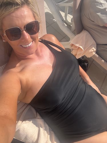 Customer photo review of Emoswim - One-Shoulder Badeanzug für Damen Bauchweg Bademode