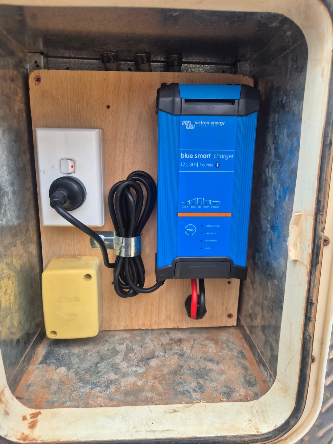 Customer photo review of Victron | Blue Smart IP22 Battery Charger
