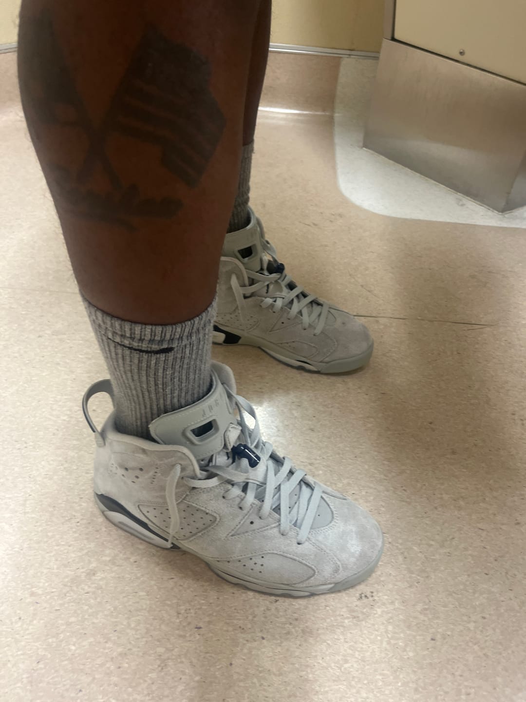 Customer photo review of Jordan 6 Retro Georgetown (2022) 9.5M/11W