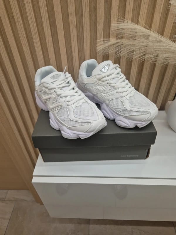 Customer photo review of New Balance 9060
