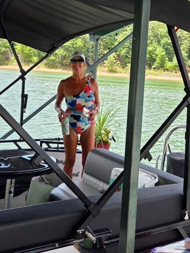 Customer photo review of Emoswim - One-Shoulder Badeanzug für Damen Bauchweg Bademode