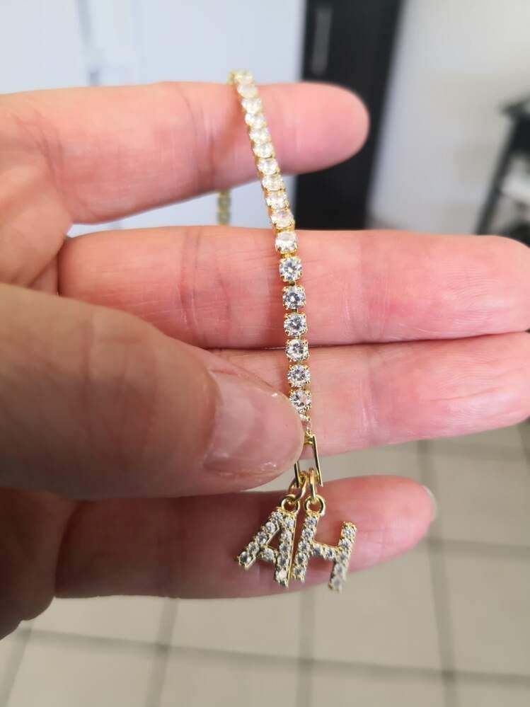 Customer photo review of Pulsera Tennis de Inicial Personalizada