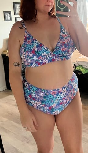 Customer photo review of Emoswim - V-Ausschnitt High Waist Bikini