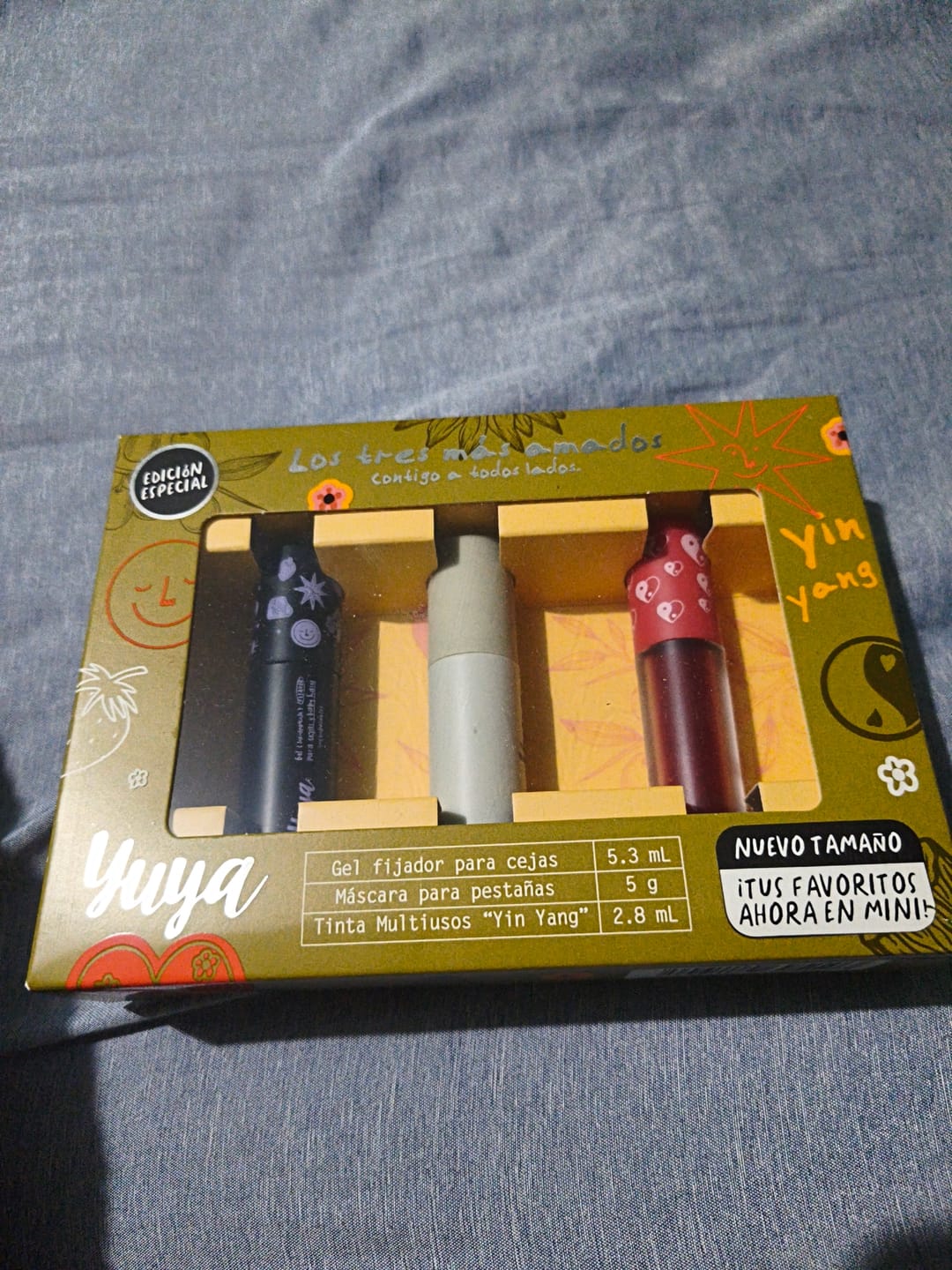 Customer photo review of Set edición especial versión mini: Máscara de pestañas 10 aceites naturales negra + gel de cejas + Tinta Yin Yang