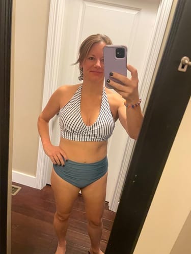 Customer photo review of Emoswim - Bauchweg Bademode Bedeckende High Waist Bikini-Sets