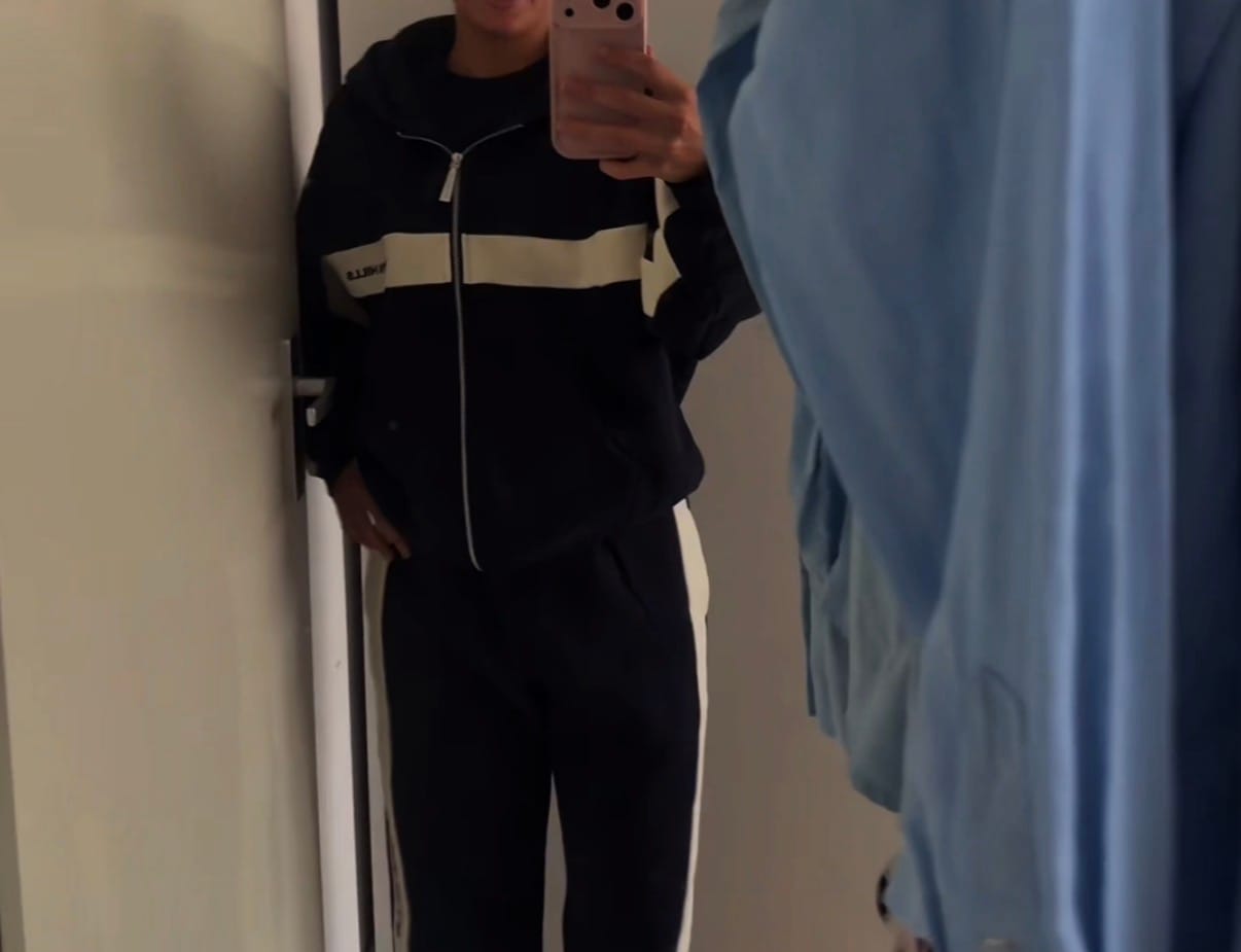 Customer photo review of CONTRAST PANEL ZIP HOODIE NAVY