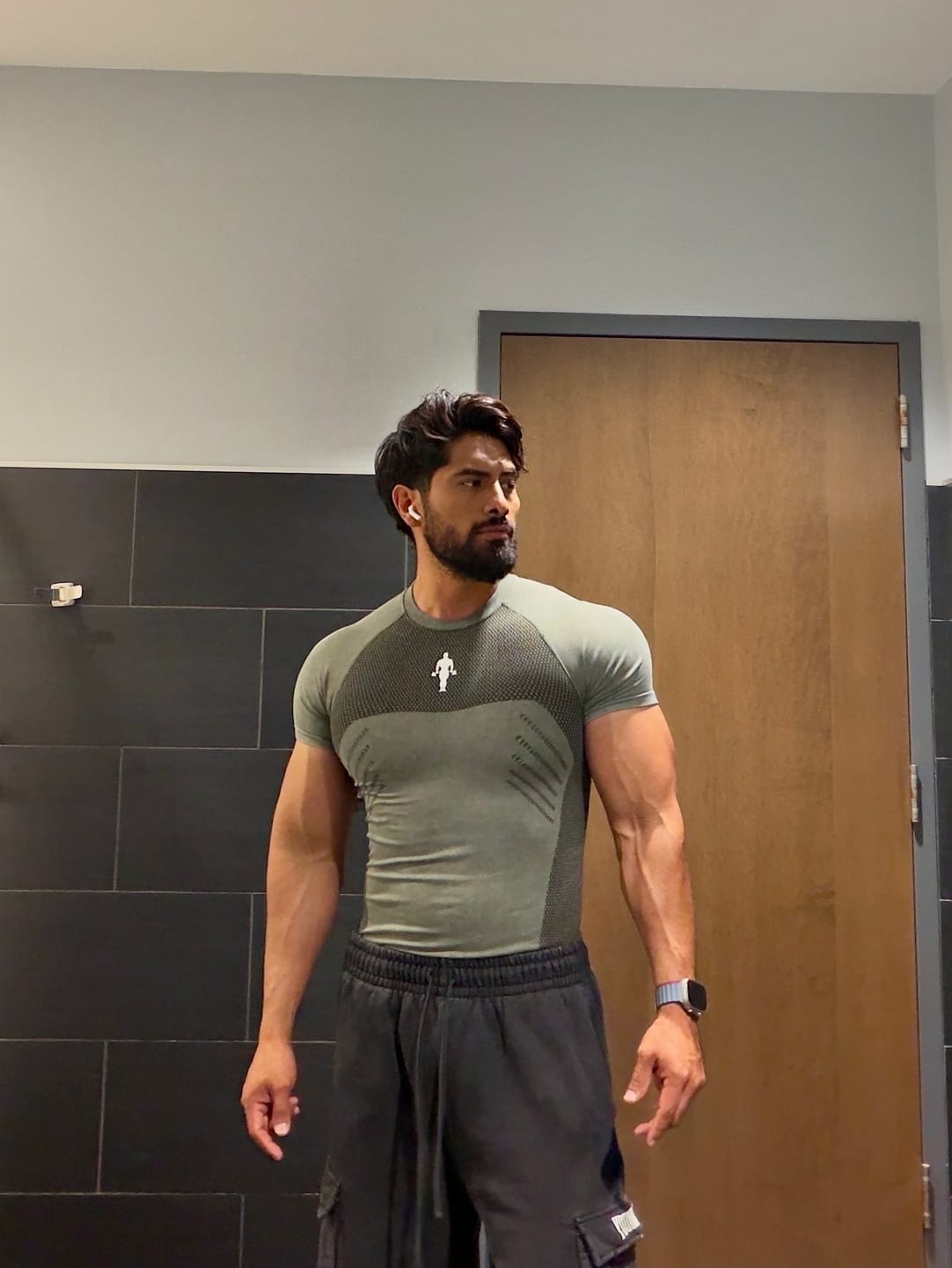 Customer photo review of 4286 - Gold's Iron Legacy Compression Tees