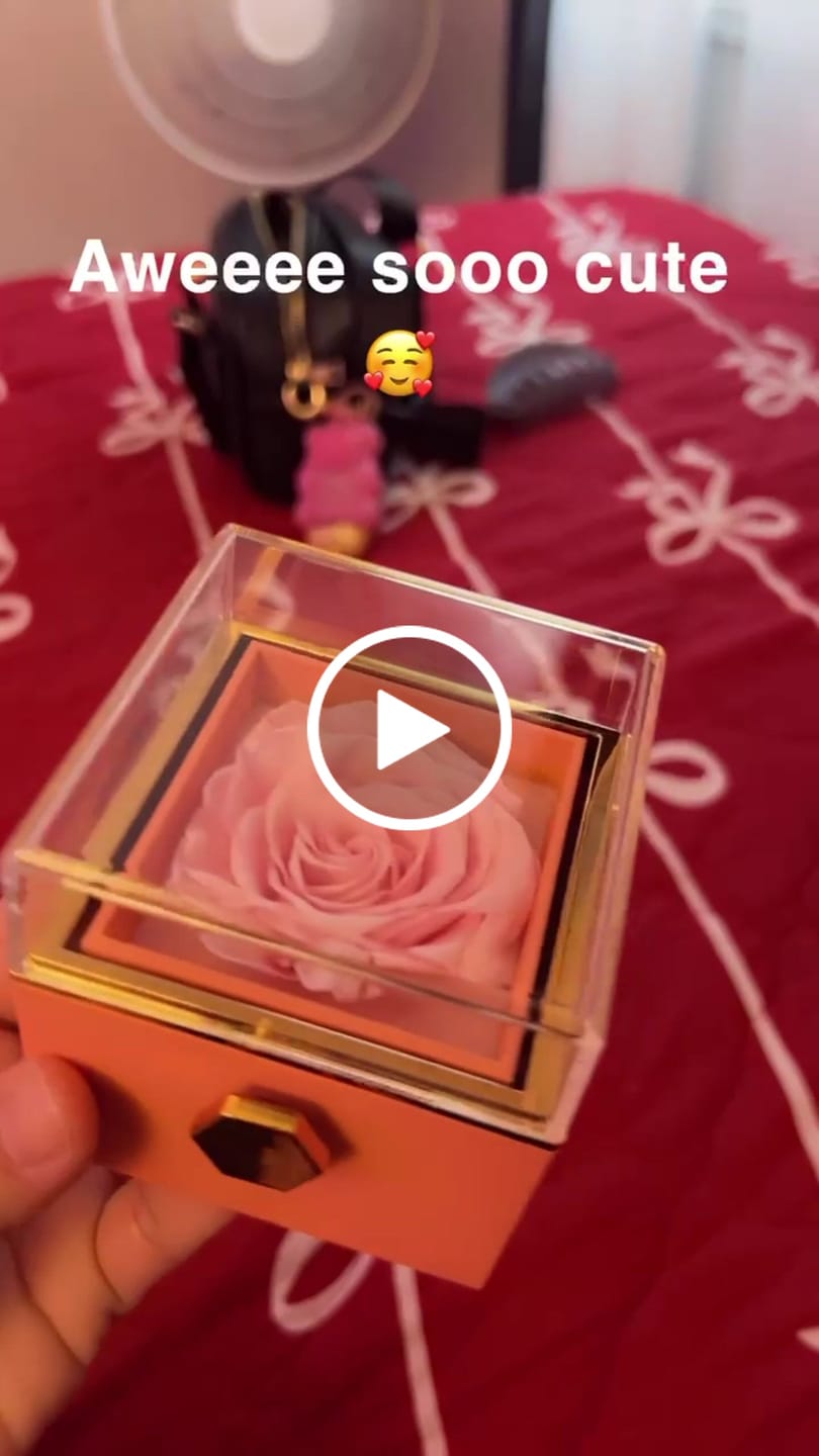 Customer video review of Rotating Eternal Rose Gift Box