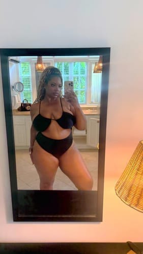 Customer photo review of Emoswim - Damen Badeanzug Cut-Out Bademode