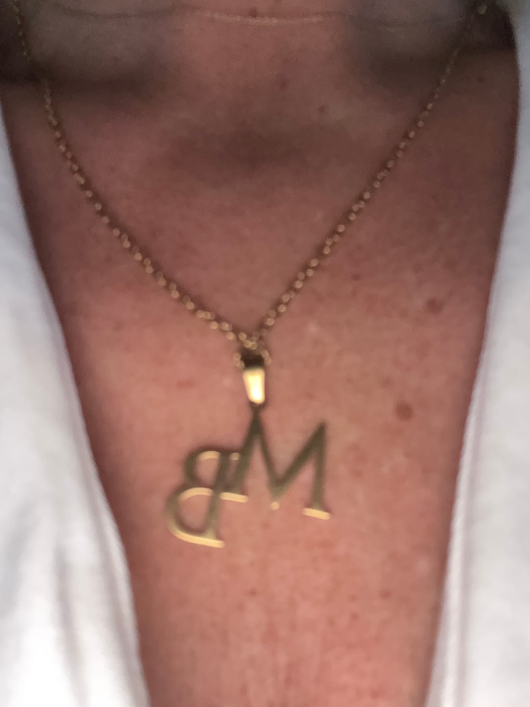 Customer photo review of Collar Personalizado con Doble Inicial
