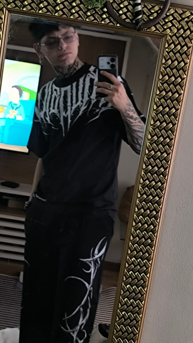 Customer photo review of PANTALON JOGGER RECTO DEATH WING