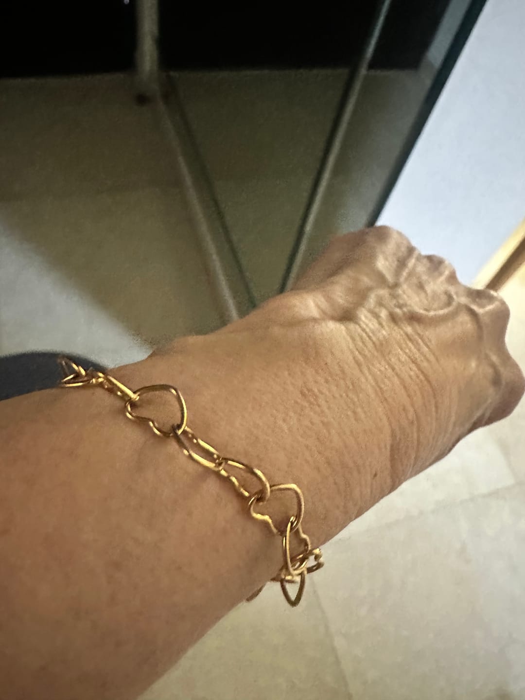 Customer photo review of Pulsera Eslabon Contorno Corazon