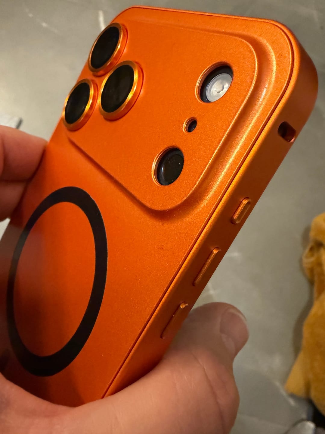 Customer photo review of Funda MagCase Metal TRAZEN para iPhone