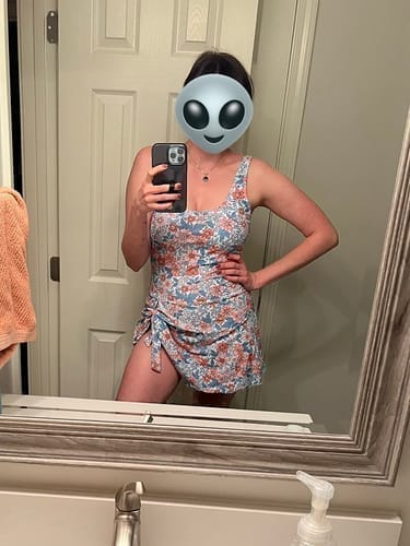 Customer photo review of Emoswim - Badekleid Badeanzüge für Damen Bauchweg Badekleider Rock Bademode