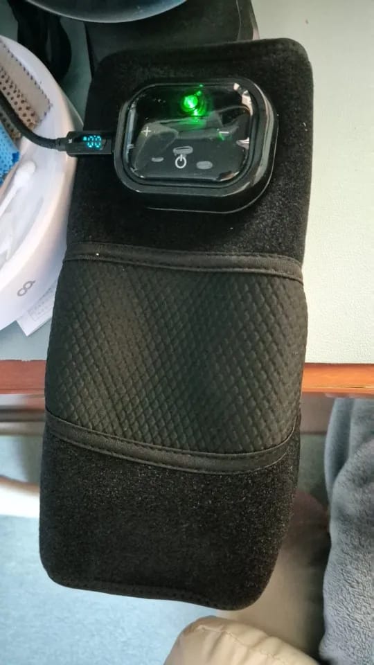 Customer photo review of Masajeador de rodilla