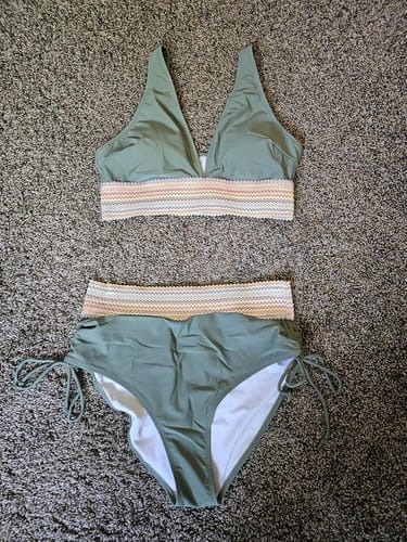 Customer photo review of Emoswim - High Waist Bauchweg Colorblock Bikini-Sets