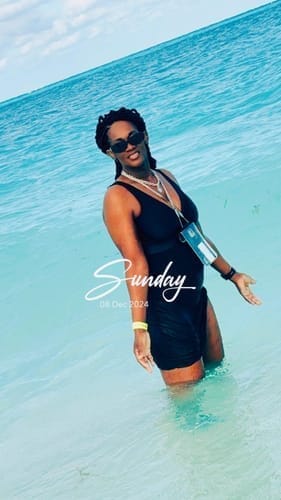 Customer photo review of Emoswim - Damen Badekleid Bauchweg Badeanzüge Schlankmachendes Transparentes Mesh Sarong-Wickelrock Bademode
