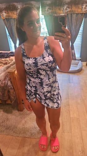 Customer photo review of Emoswim - Badekleid Badeanzüge für Damen Bauchweg Badekleider Rock Bademode