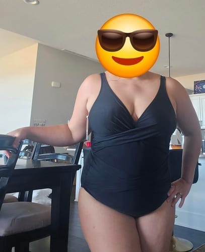 Customer photo review of Emoswim - Bauchweg Badeanzüge für Damen Schlankmachender Einteiler Bademode