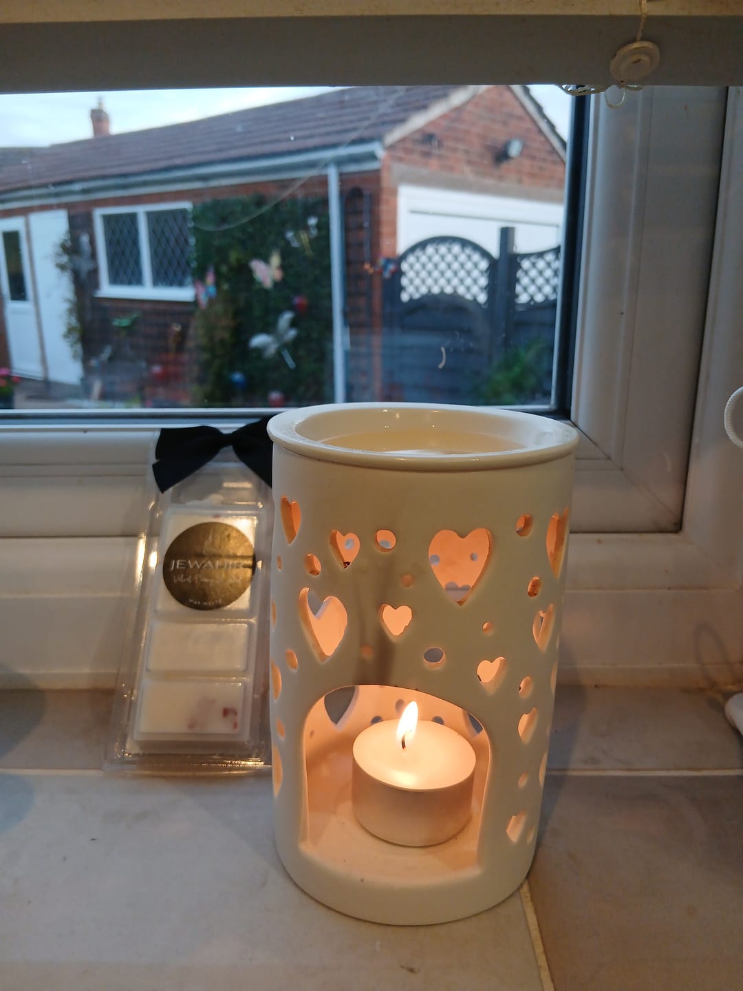 Customer photo review of Cashmere Oud Wax Melts