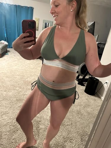 Customer photo review of Emoswim - High Waist Bauchweg Colorblock Bikini-Sets
