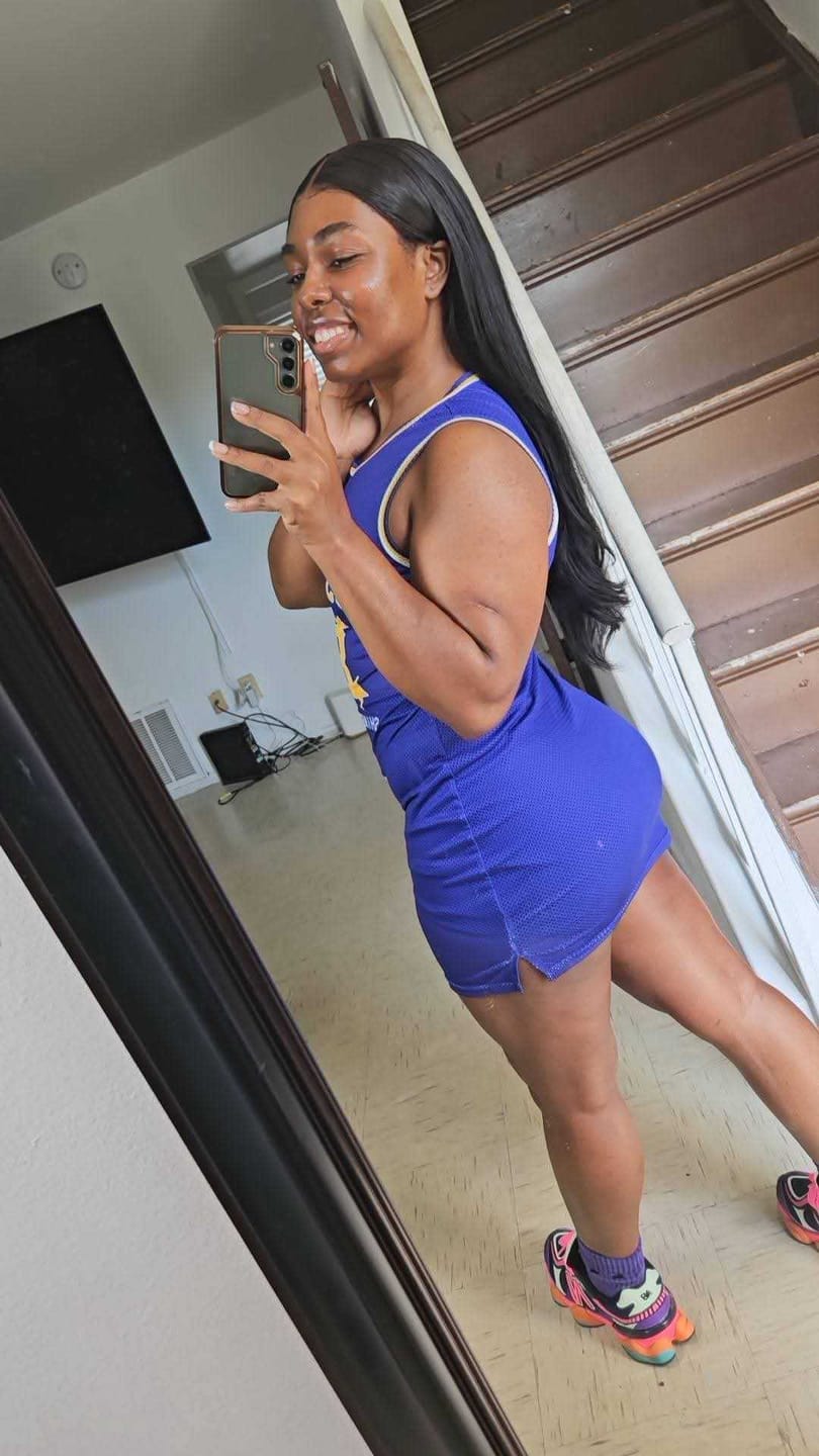 Customer photo review of Wavymy TikTok Viral Layered Cut Pre-bleached Wear Go Wigs 180% Density Straight 7x5 Lace Closure Wigs 100% Human Hair