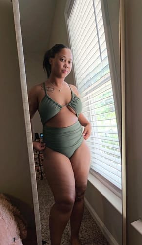 Customer photo review of Emoswim - Damen Badeanzug Cut-Out Bademode
