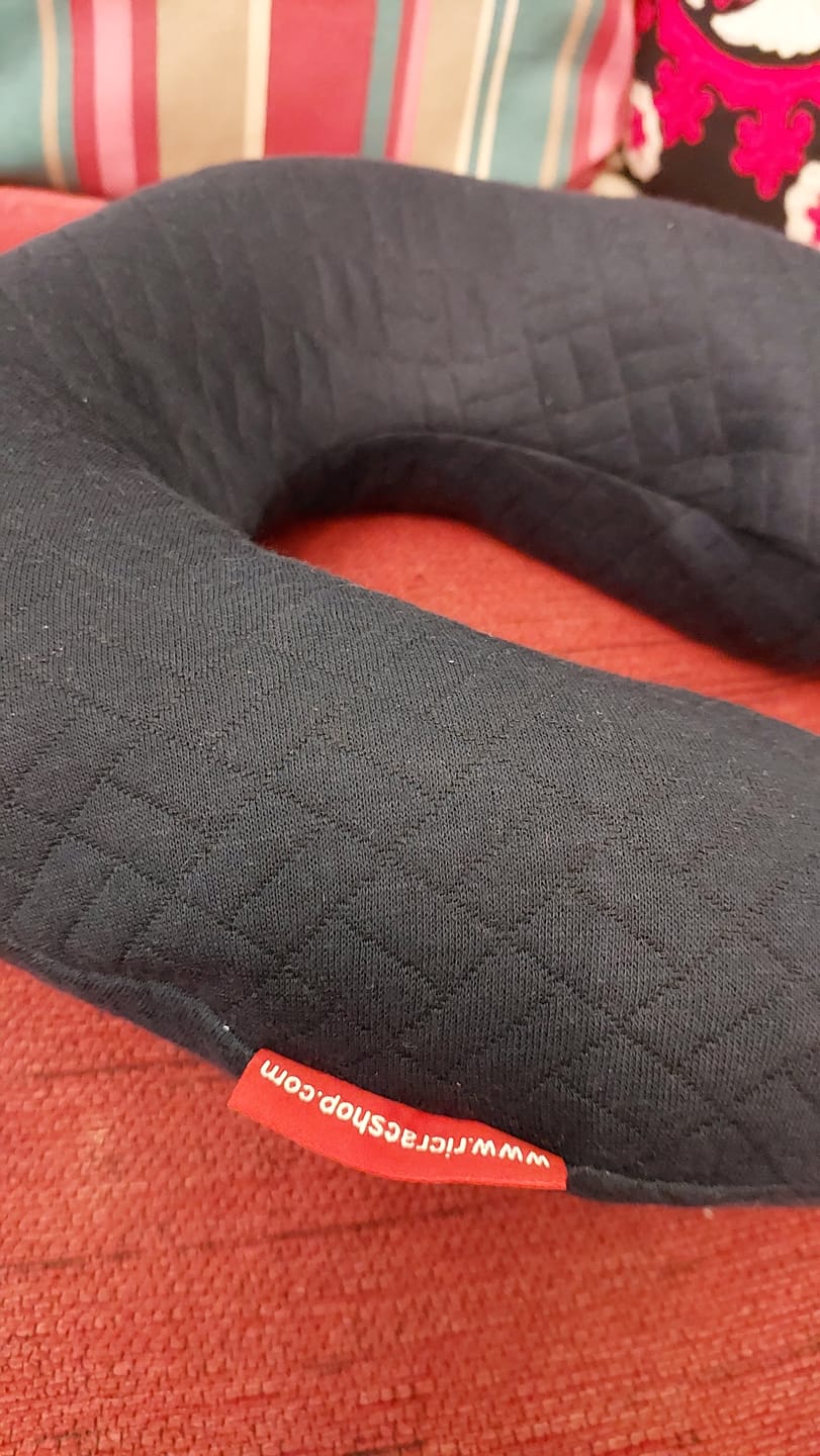 Customer photo review of Ripa- Travel Neck Pillow