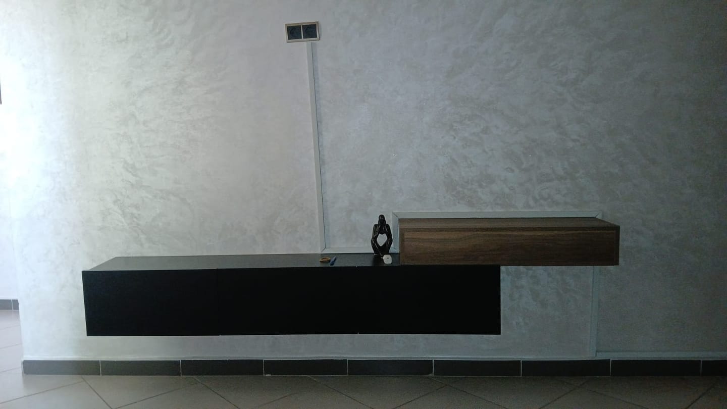 Customer photo review of Meuble TV LEBI -noir et bois-