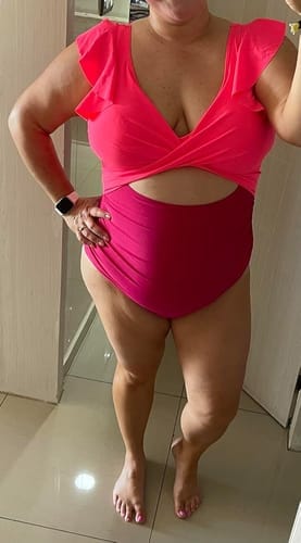 Customer photo review of Emoswim - Badeanzug mit Rüschenärmeln Cut-Out Gerafft