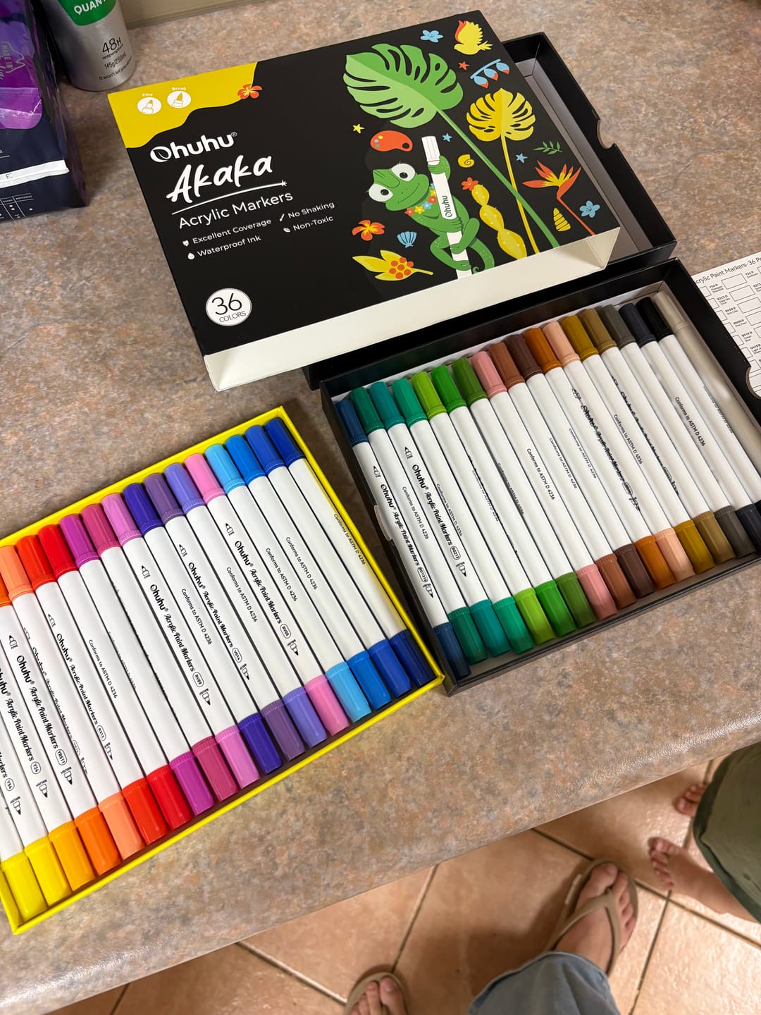 Customer photo review of Ohuhu Honolulu 48 Colors Dual Tips Alcohol Art Markers (New Color Codes)