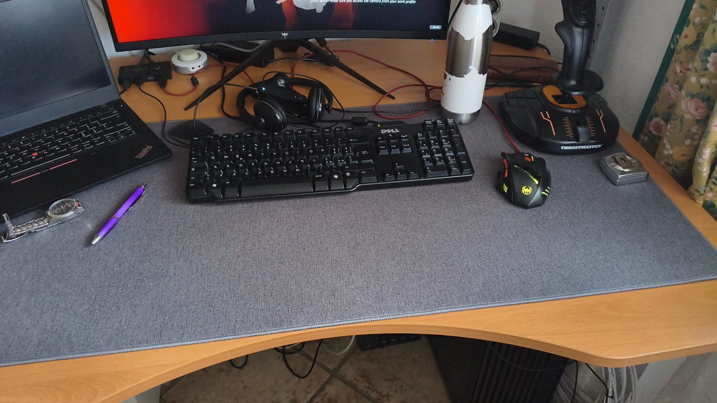 Customer photo review of BEESIR - Oversized Cotton & Linen Desk Mat